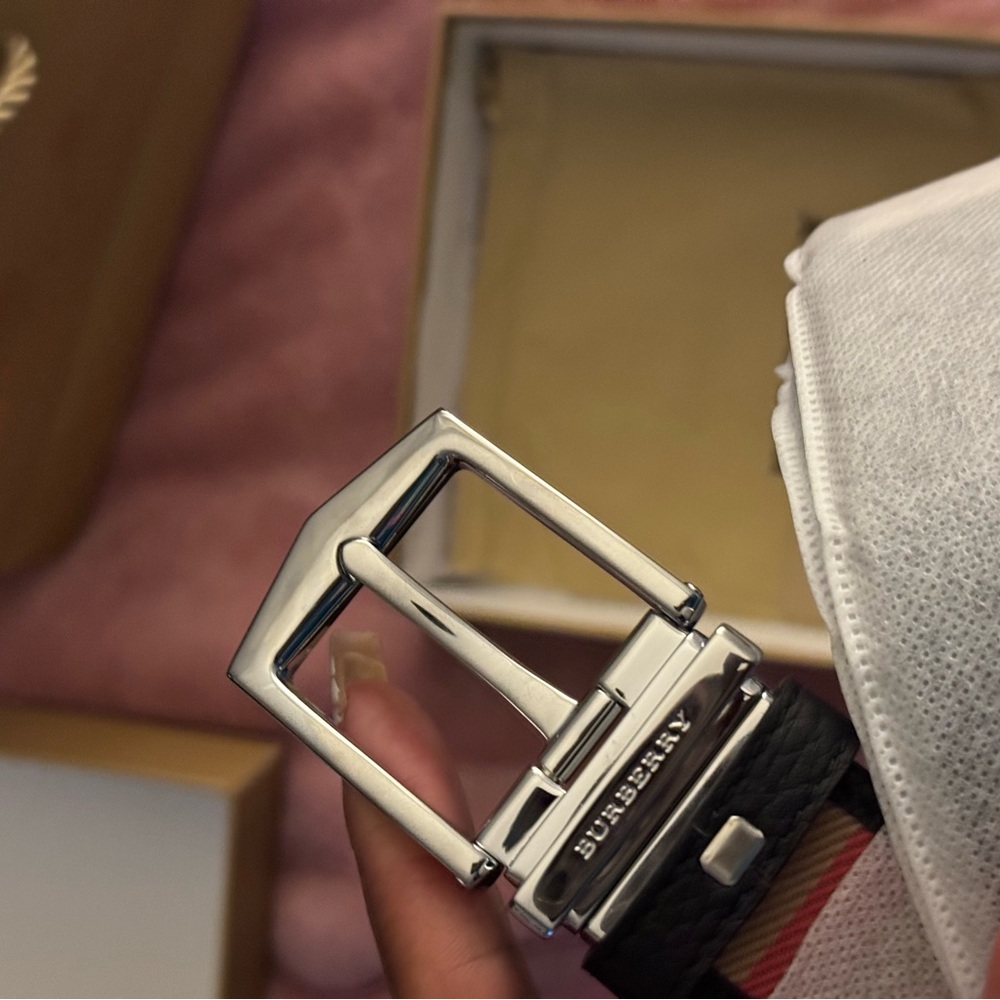 Burberry Beige and White Belt Set - Picture 3 of 4